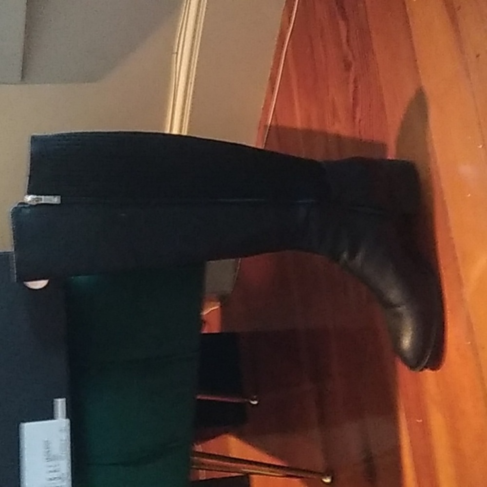 Black leather size 8 knee hi boots